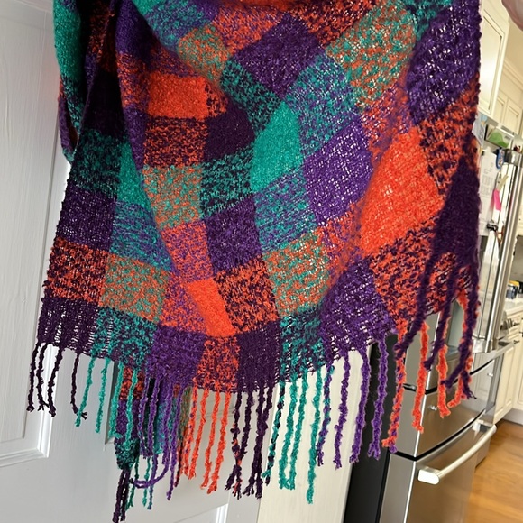 Beautiful Warm and Cozy Acrylic Blanket Scarf - Picture 4 of 7